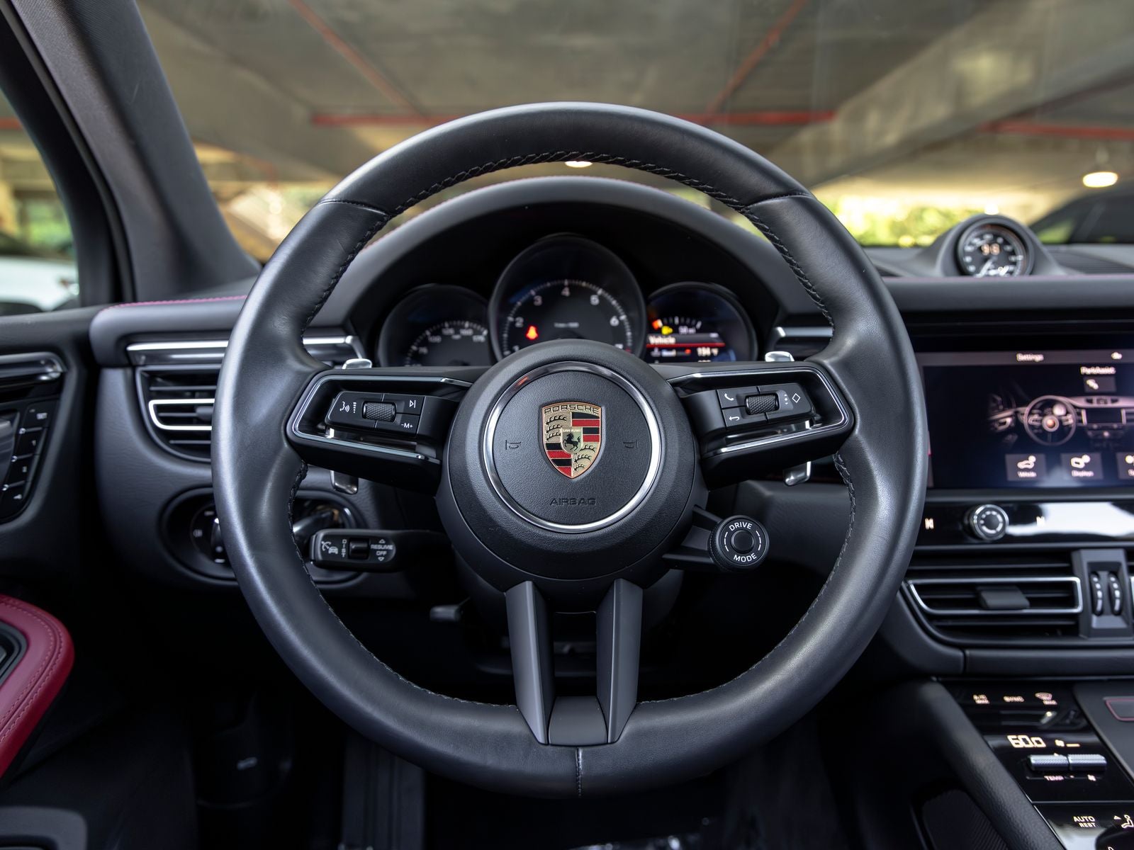 2023 Porsche Macan Base