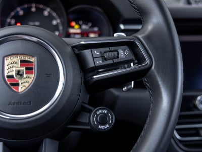 2023 Porsche Macan Base