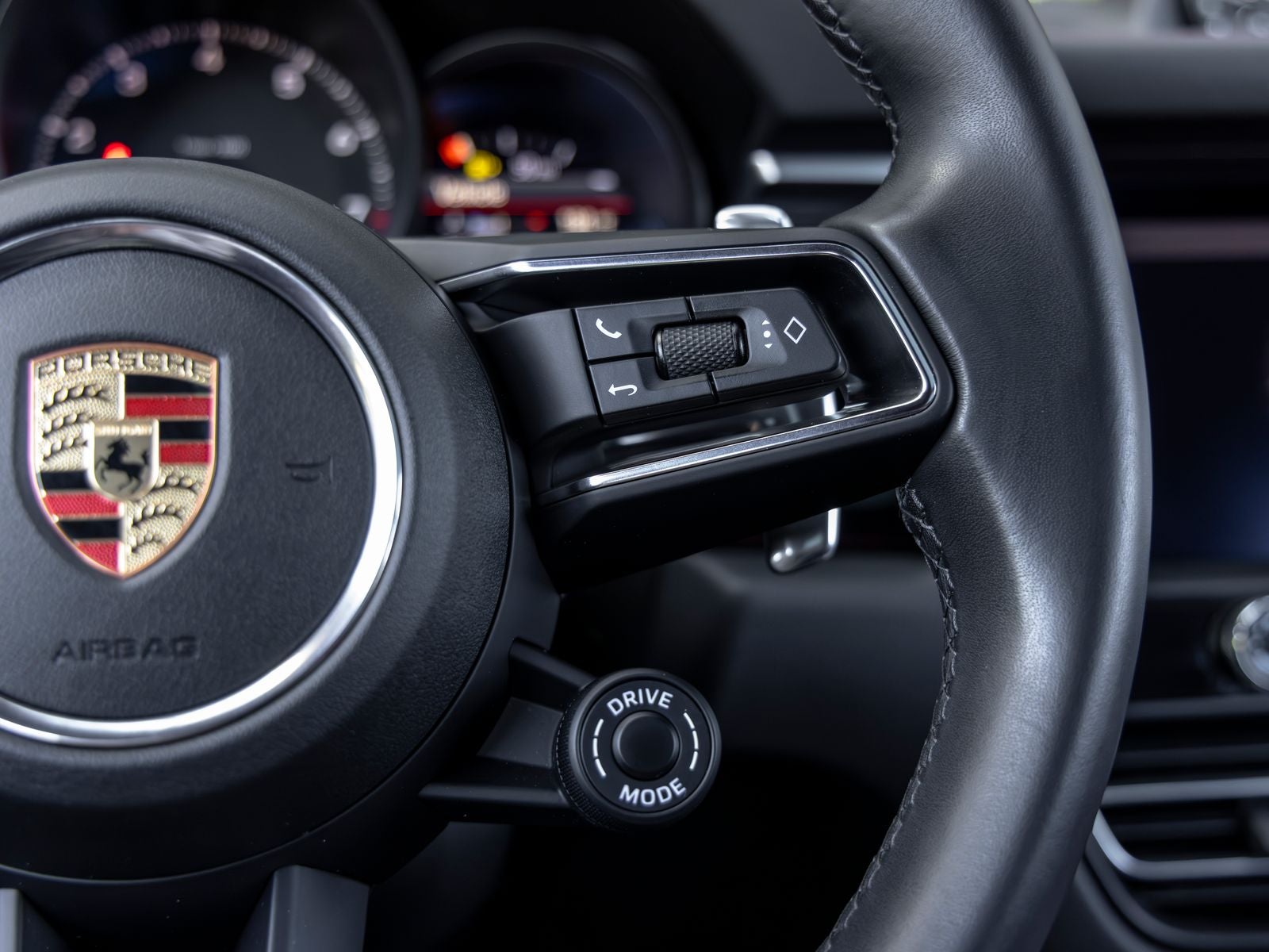 2023 Porsche Macan Base