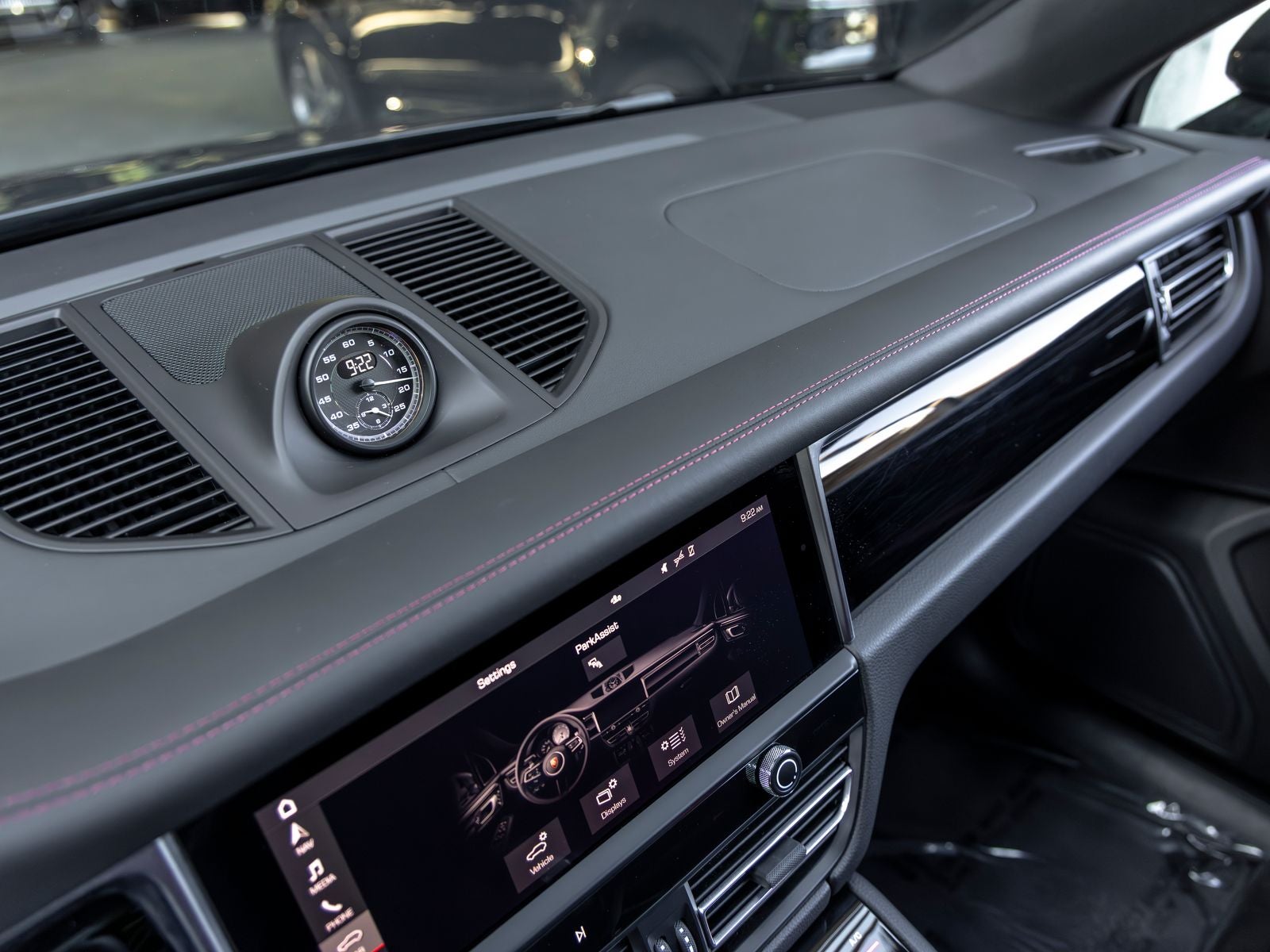 2023 Porsche Macan Base