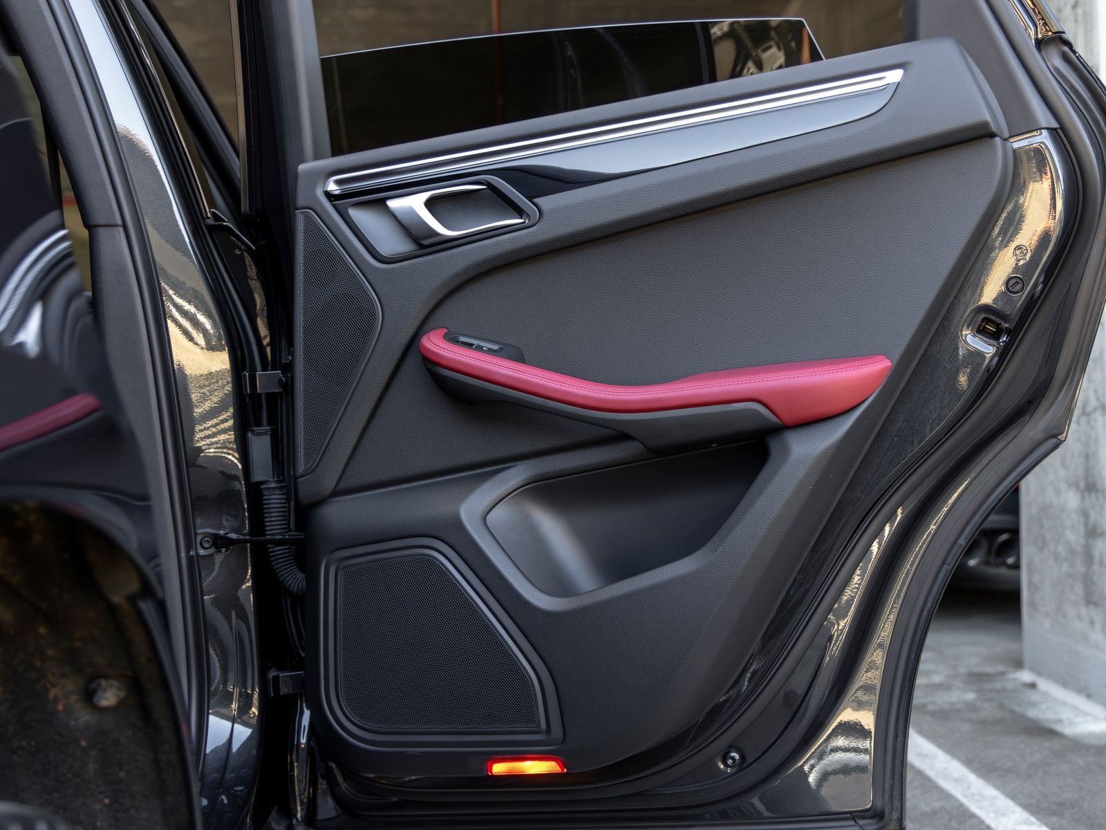2023 Porsche Macan Base