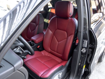 2023 Porsche Macan Base