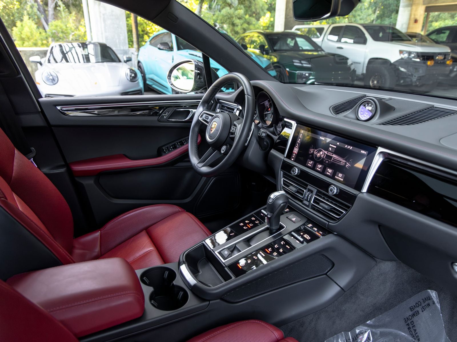 2023 Porsche Macan Base