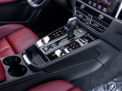 2023 Porsche Macan Base
