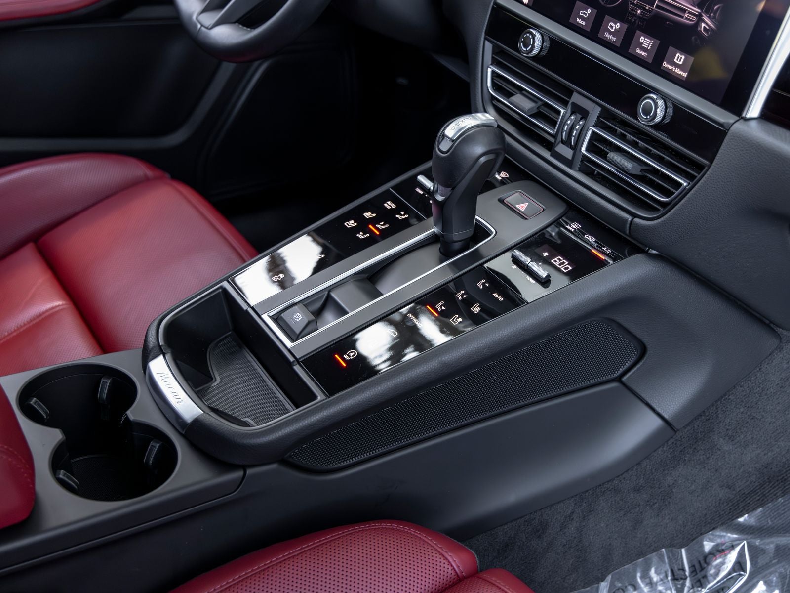 2023 Porsche Macan Base
