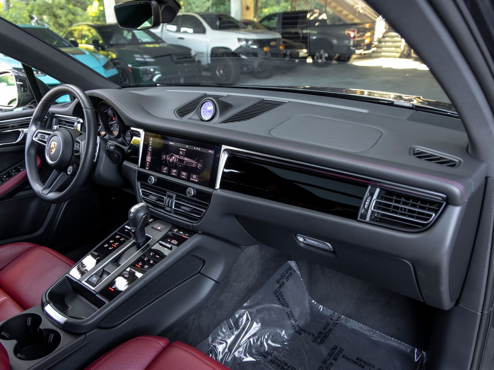 2023 Porsche Macan Base