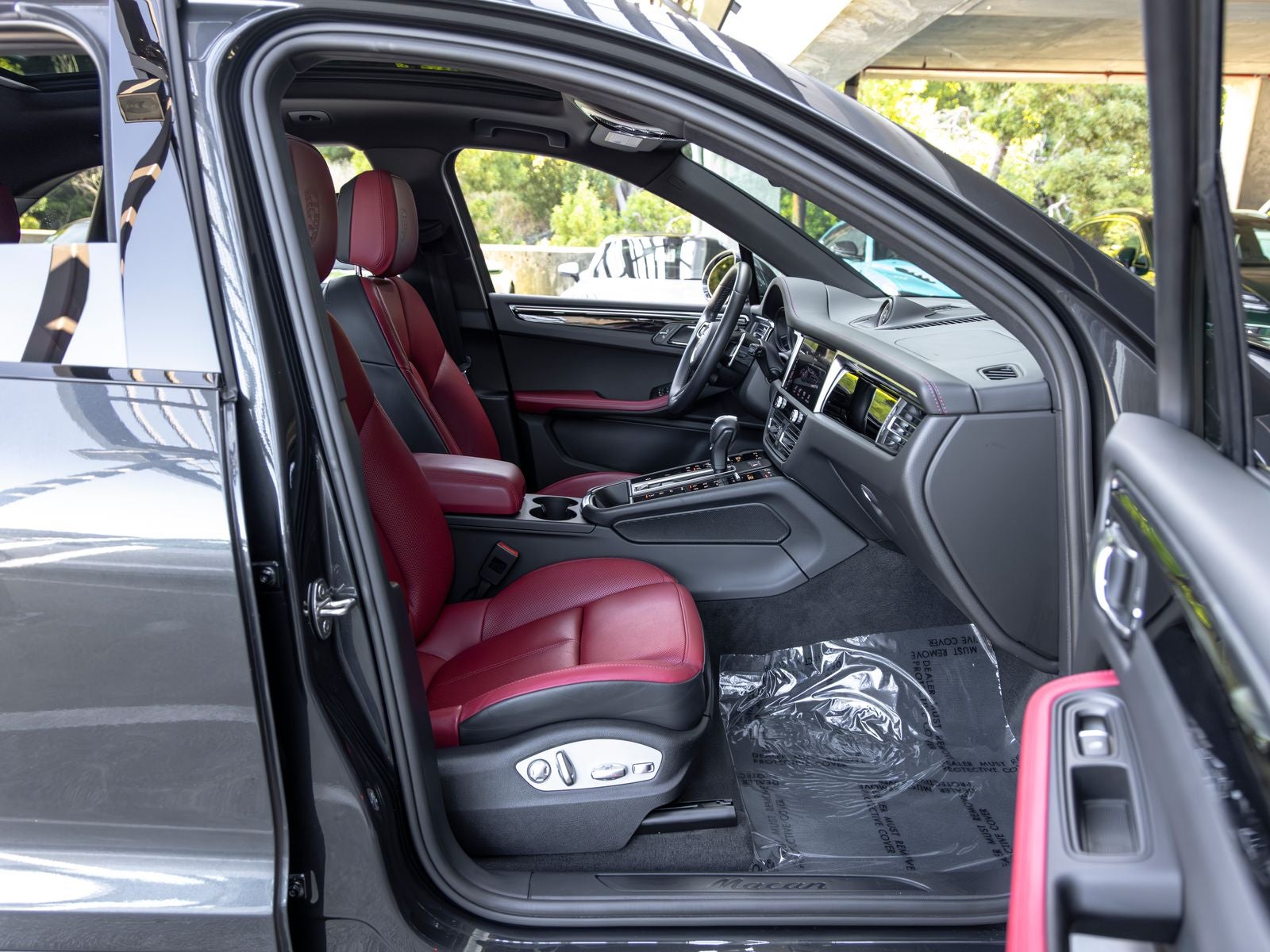 2023 Porsche Macan Base
