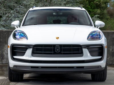 2025 Porsche Macan Base