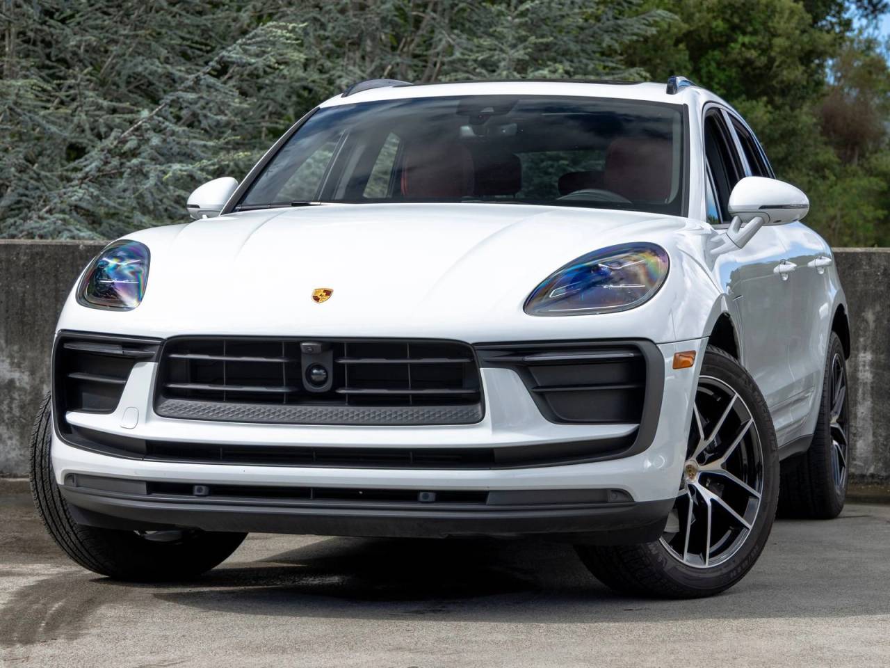 2025 Porsche Macan Base