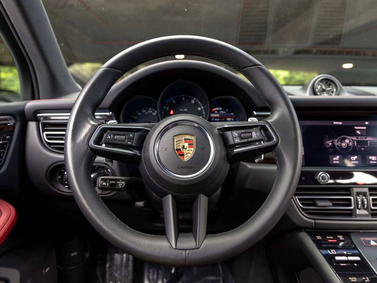 2025 Porsche Macan Base