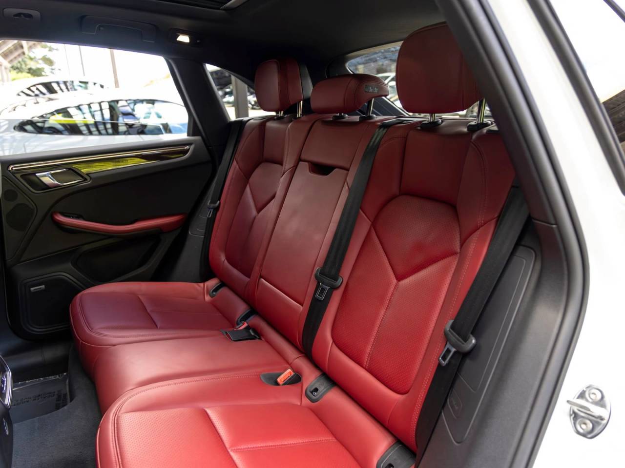 2025 Porsche Macan Base