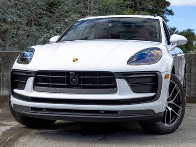 2025 Porsche Macan Base