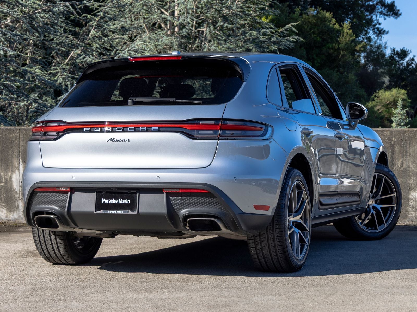 2025 Porsche Macan Base