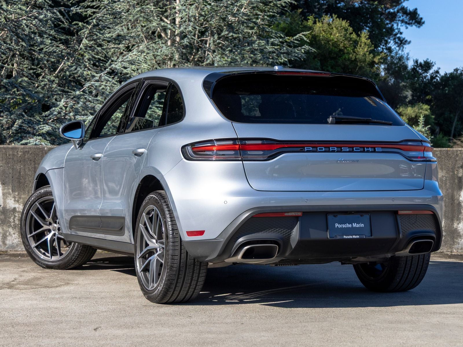2025 Porsche Macan Base