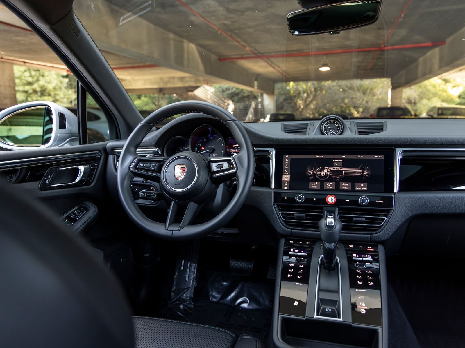 2025 Porsche Macan Base