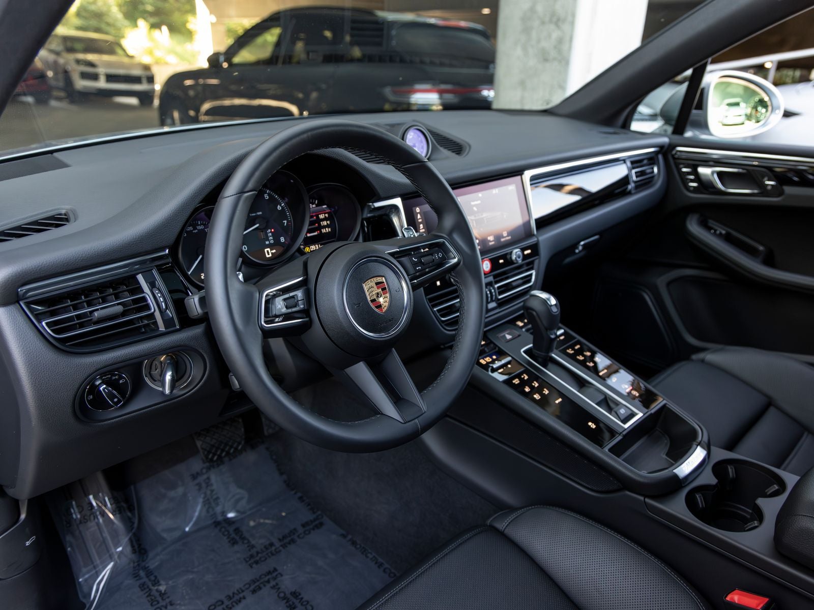 2025 Porsche Macan Base