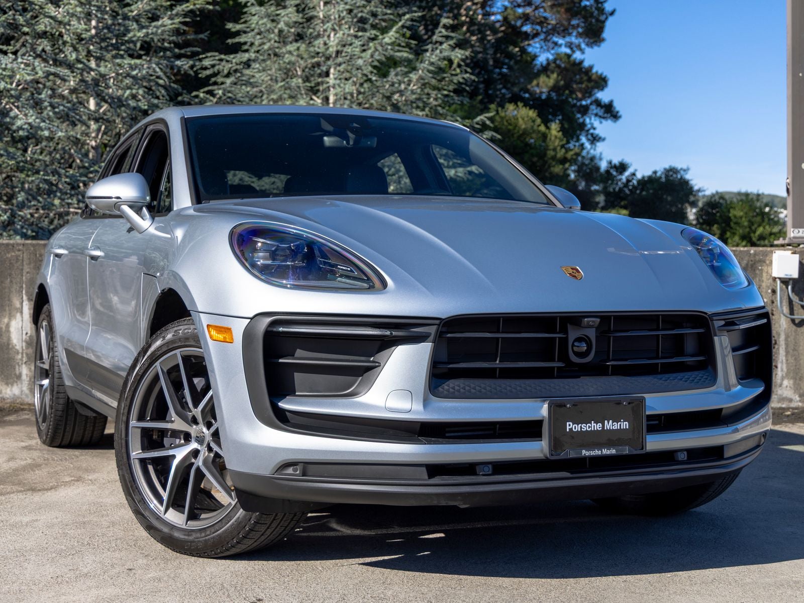 2025 Porsche Macan Base