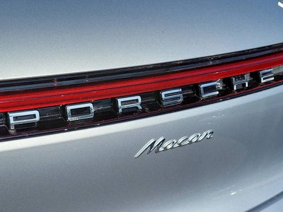 2025 Porsche Macan Base