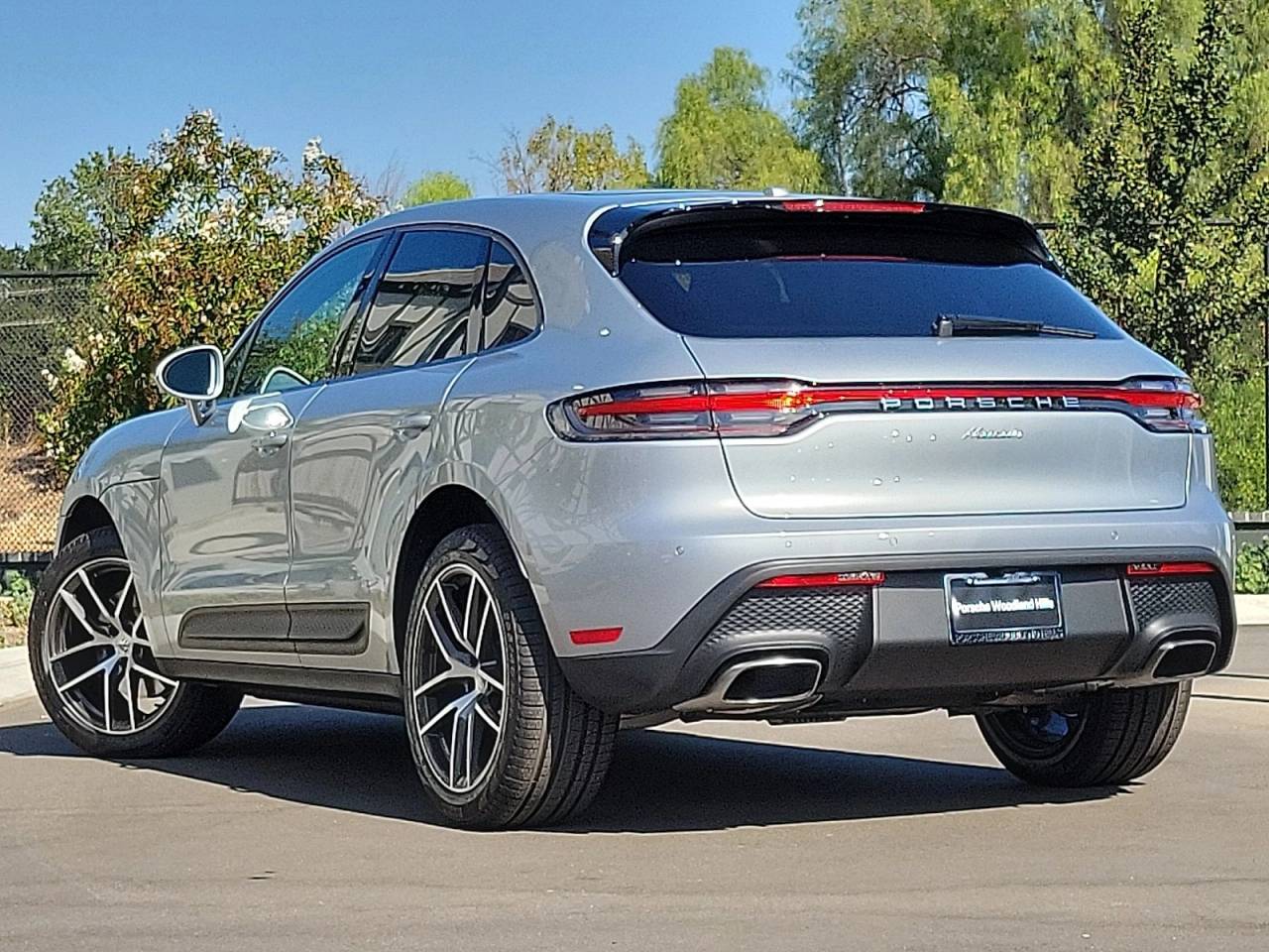 2025 Porsche Macan Base