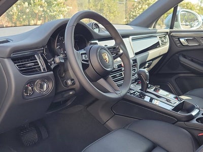 2025 Porsche Macan Base