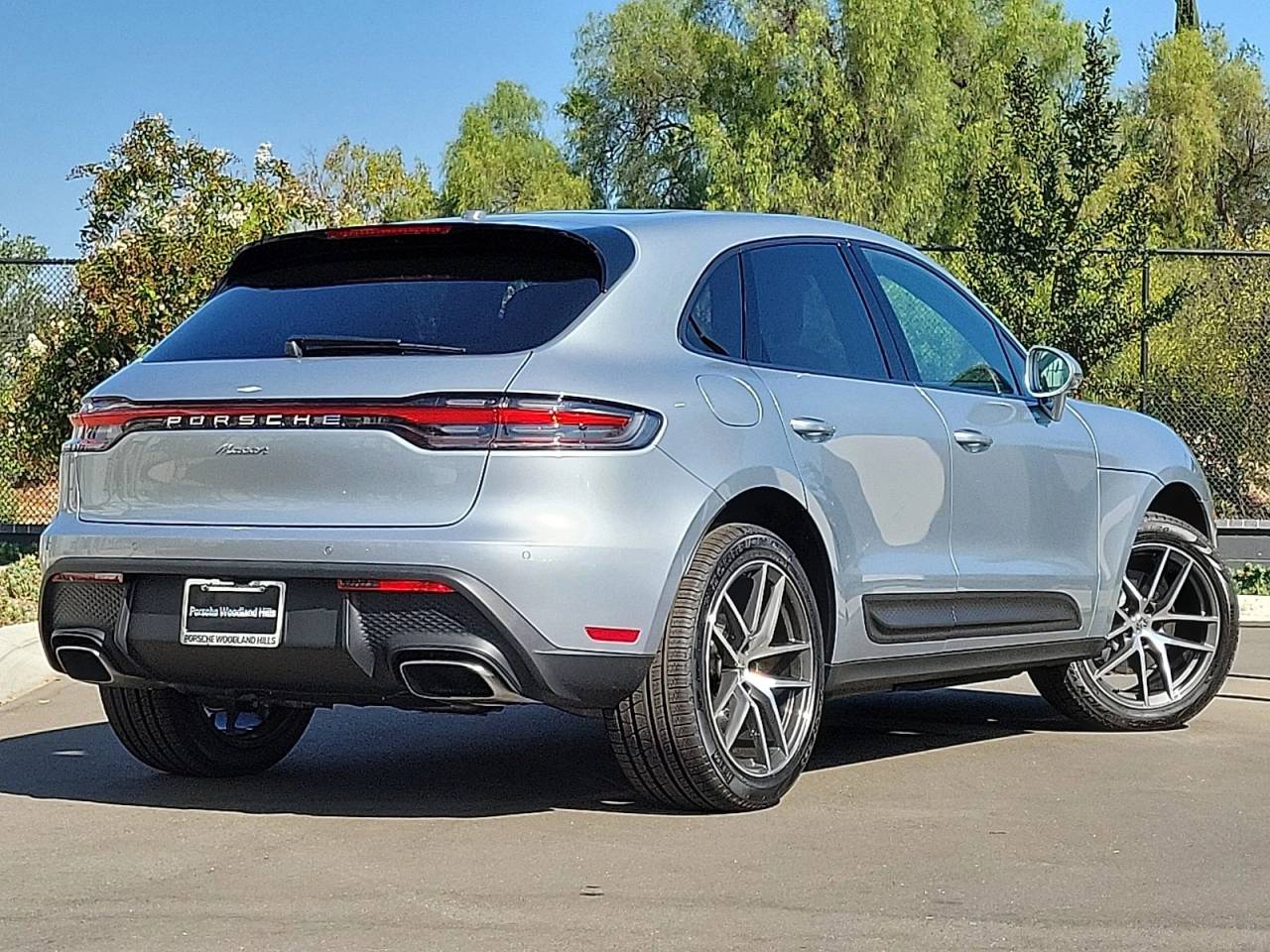 2025 Porsche Macan Base