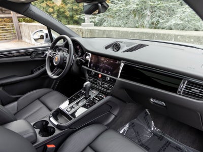 2026 Porsche Macan Macan