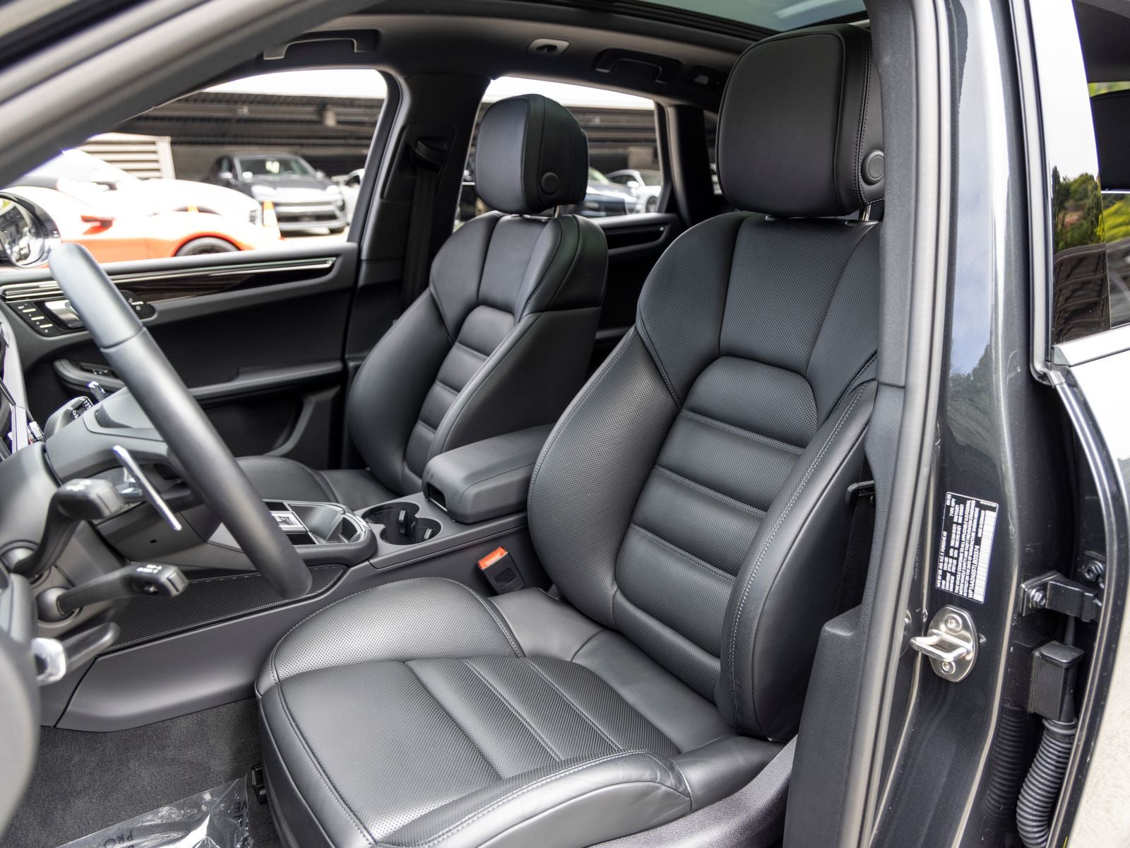 2026 Porsche Macan Base