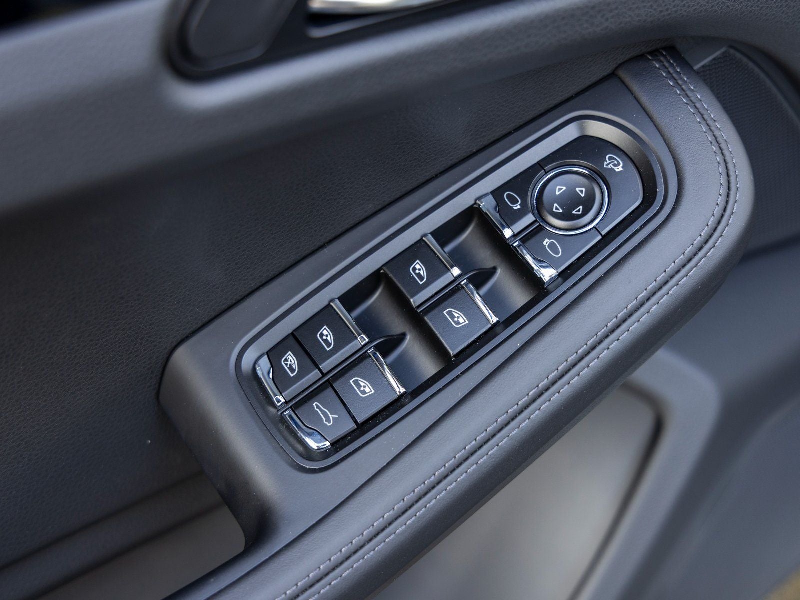 2026 Porsche Macan Macan T