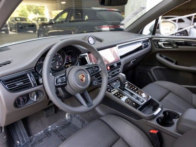 2026 Porsche Macan Base