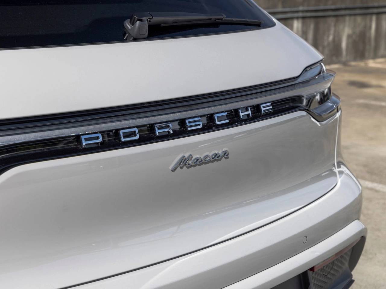 2026 Porsche Macan Base