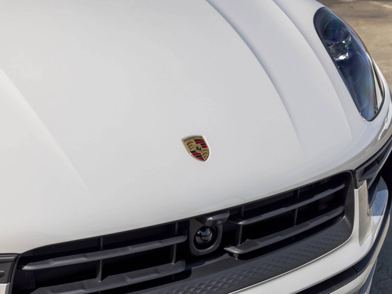 2026 Porsche Macan Base
