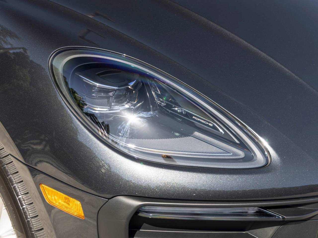 2026 Porsche Macan Base