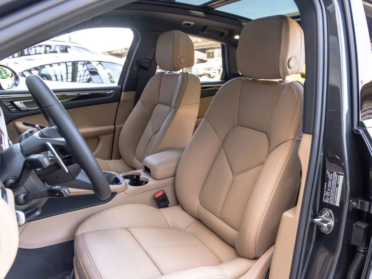 2026 Porsche Macan Base