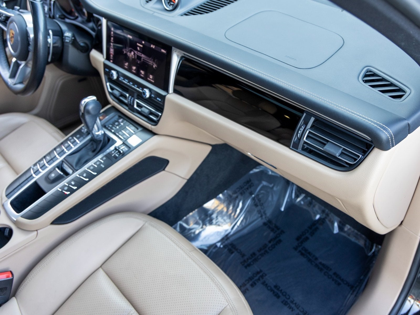 2021 Porsche Macan Macan