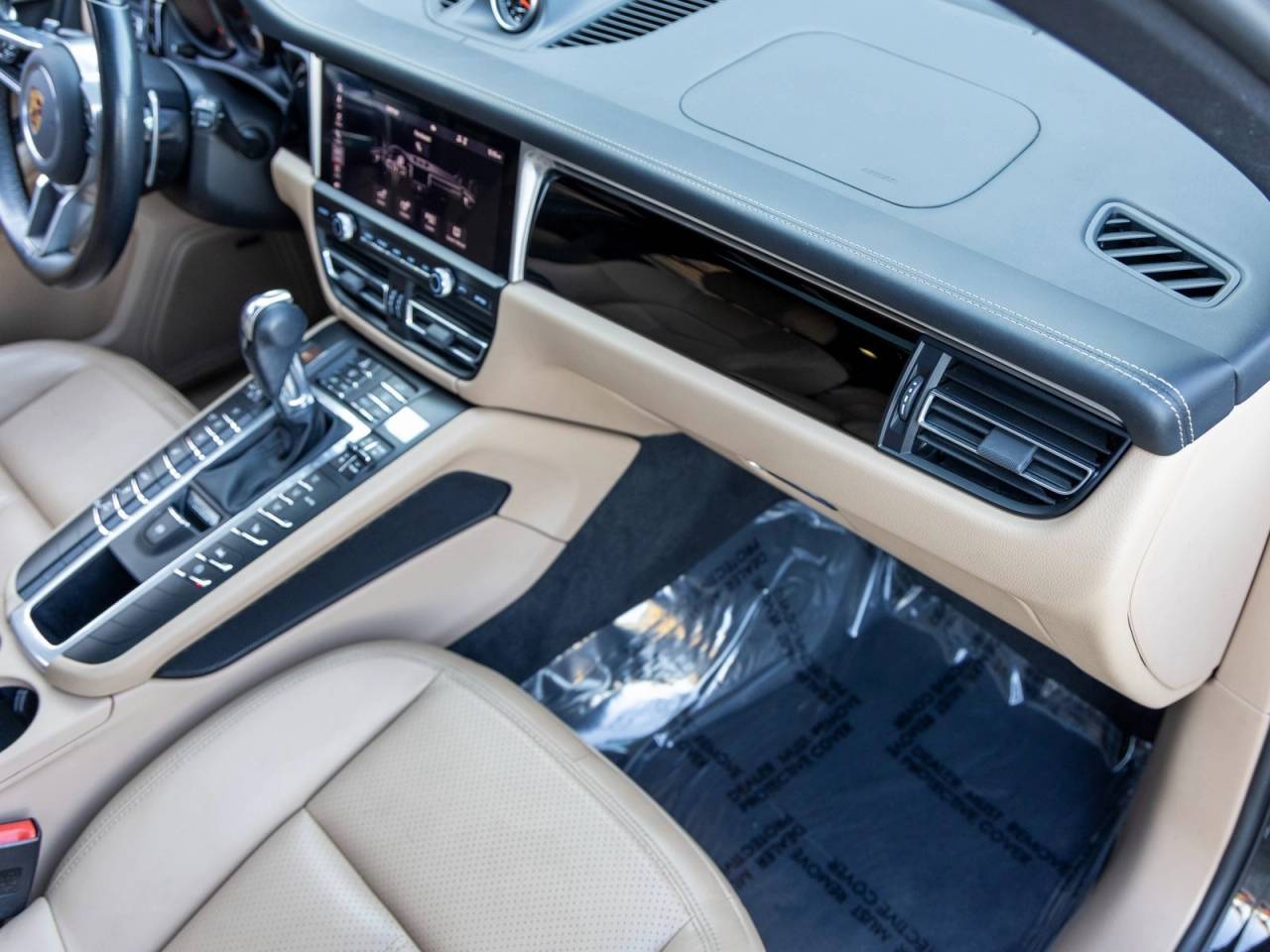 2021 Porsche Macan Macan