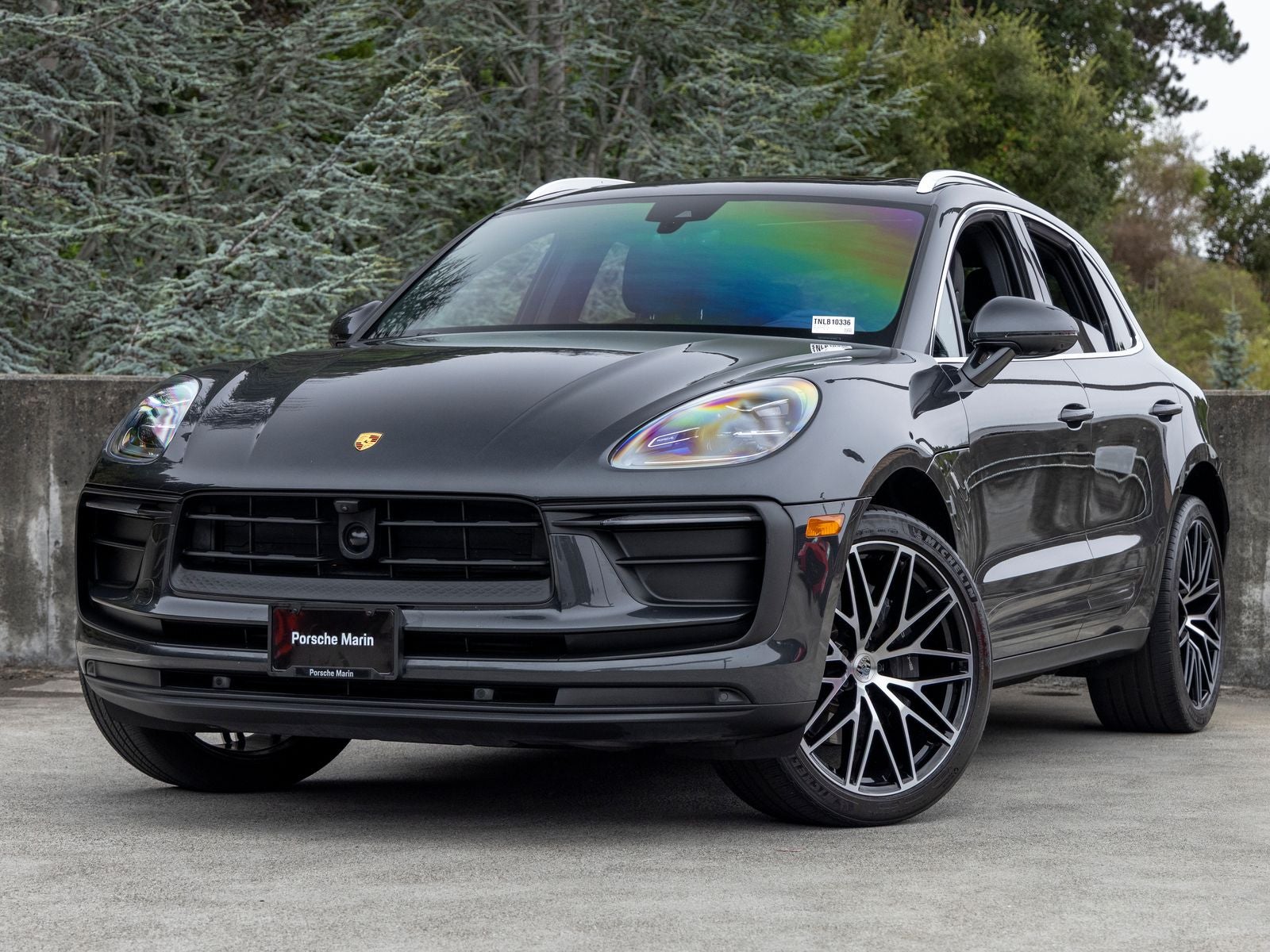 2022 Porsche Macan Base