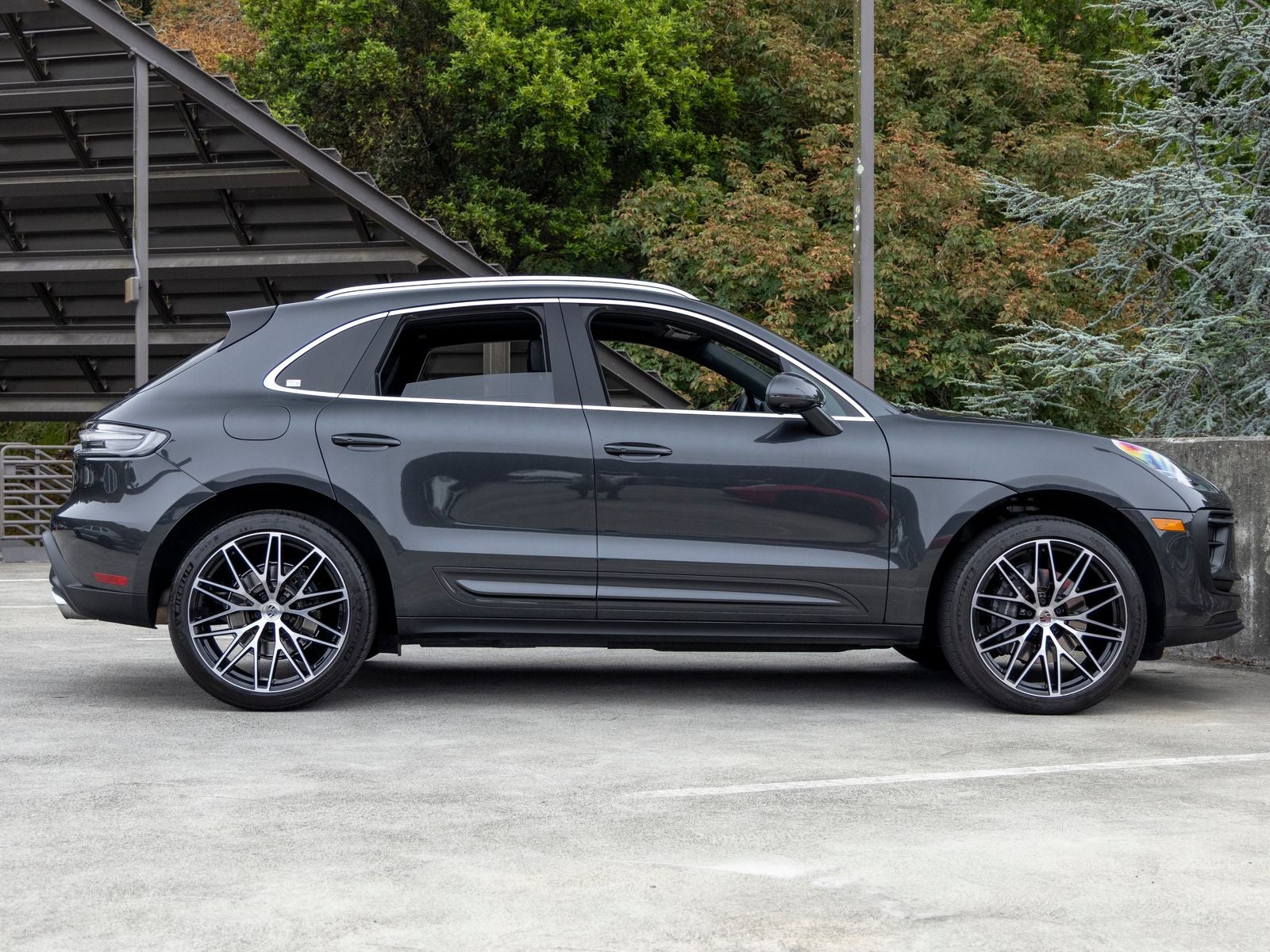 2022 Porsche Macan Base