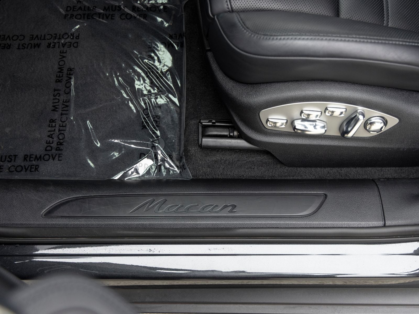2022 Porsche Macan Base