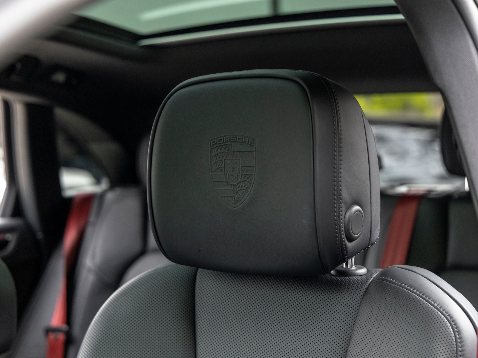 2022 Porsche Macan Base