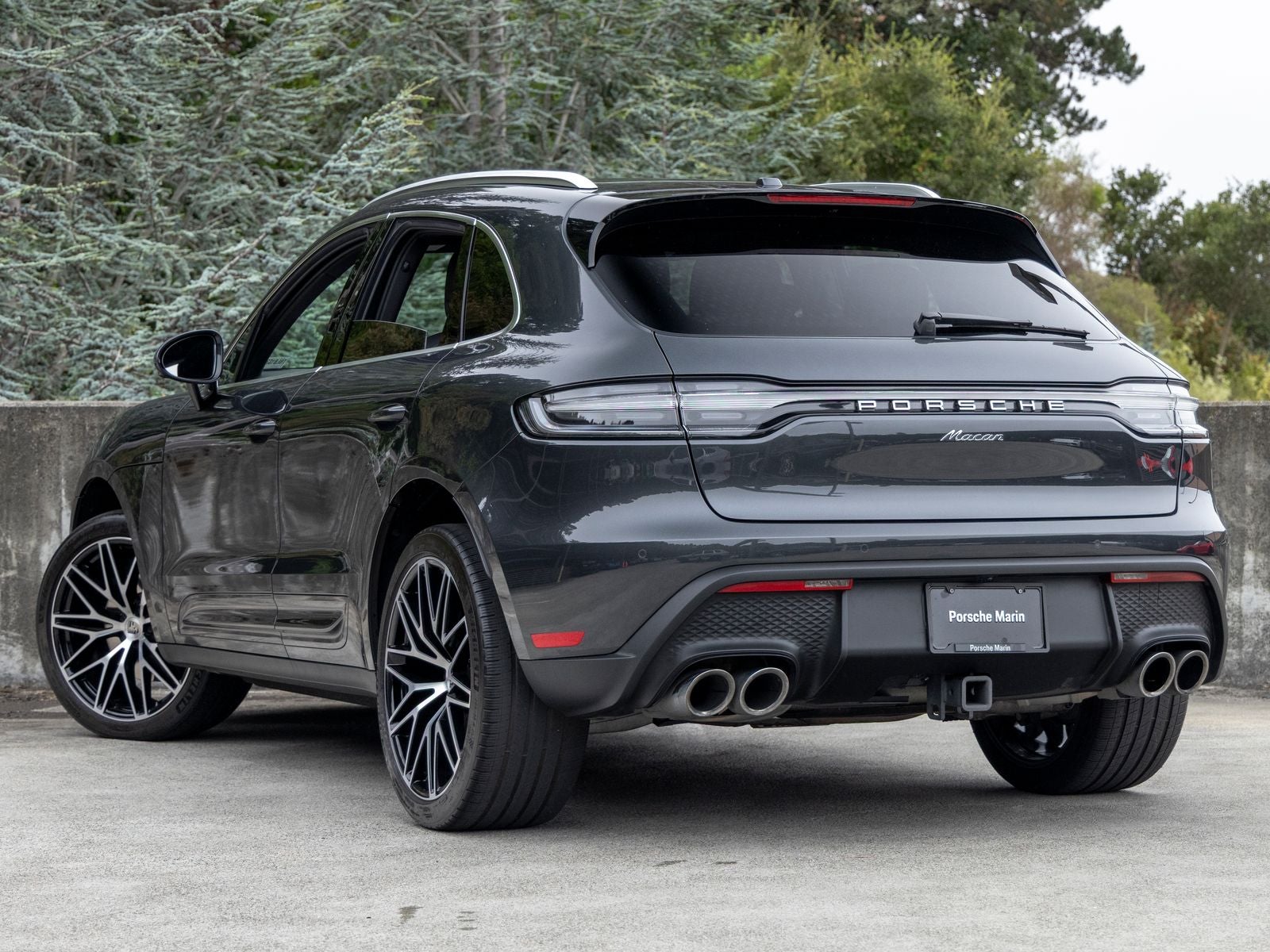 2022 Porsche Macan Base