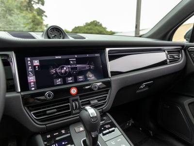 2022 Porsche Macan Base