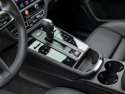 2022 Porsche Macan Base