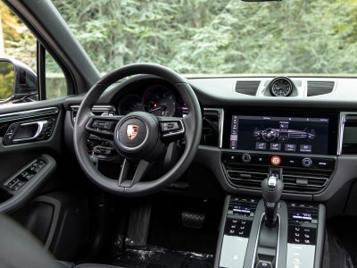 2022 Porsche Macan Base