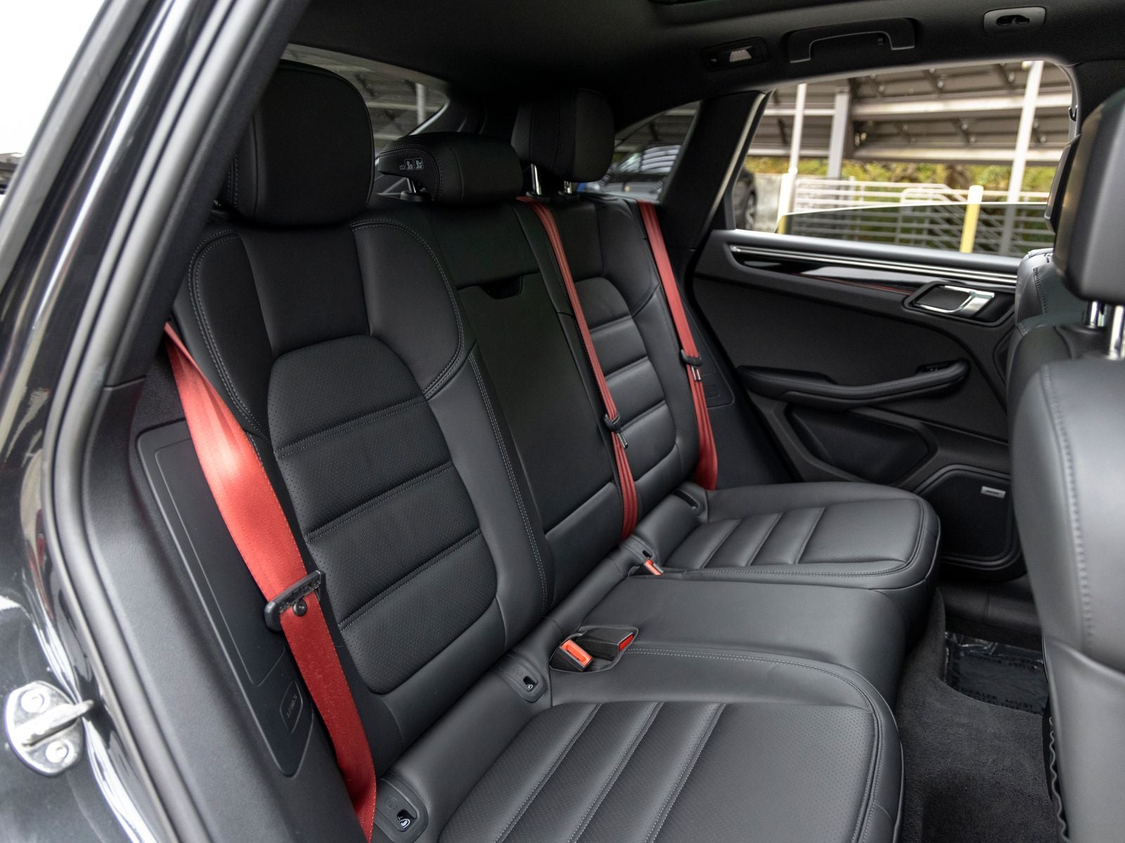 2022 Porsche Macan Base