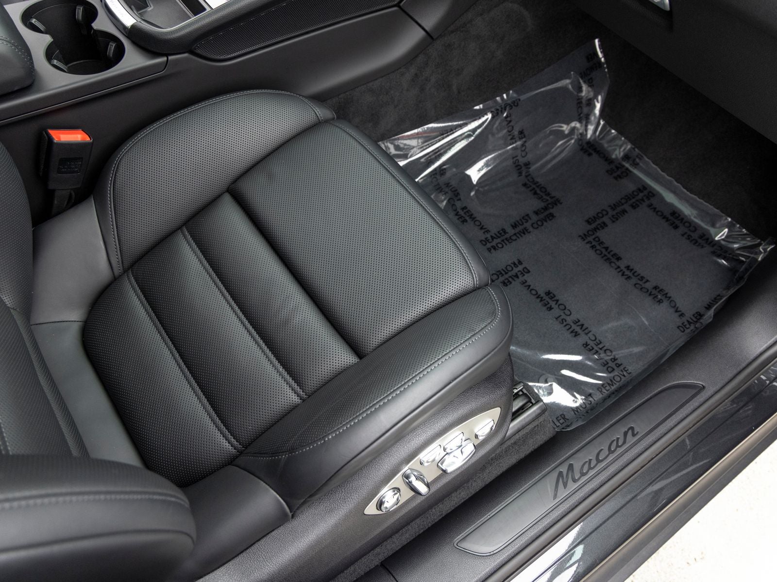 2022 Porsche Macan Base