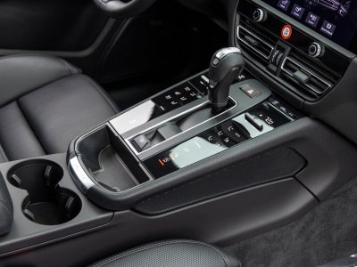 2022 Porsche Macan Base