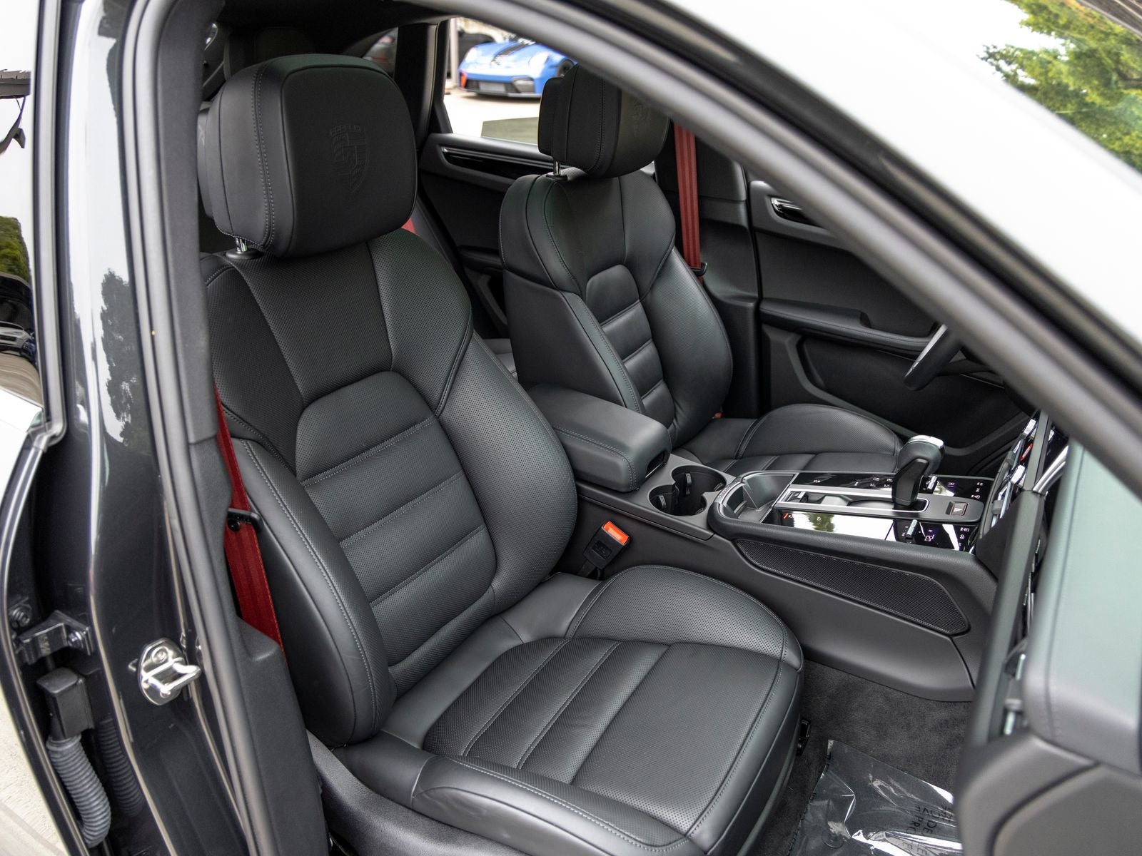 2022 Porsche Macan Base