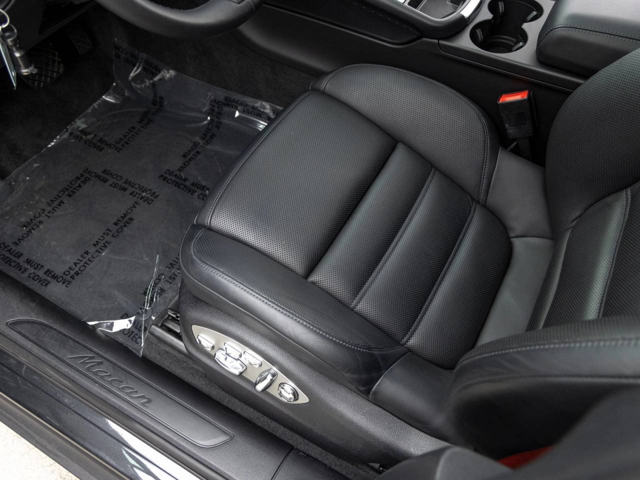2022 Porsche Macan Base