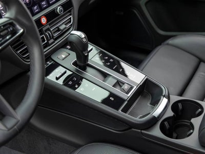 2022 Porsche Macan Base