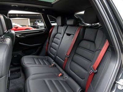 2022 Porsche Macan Base